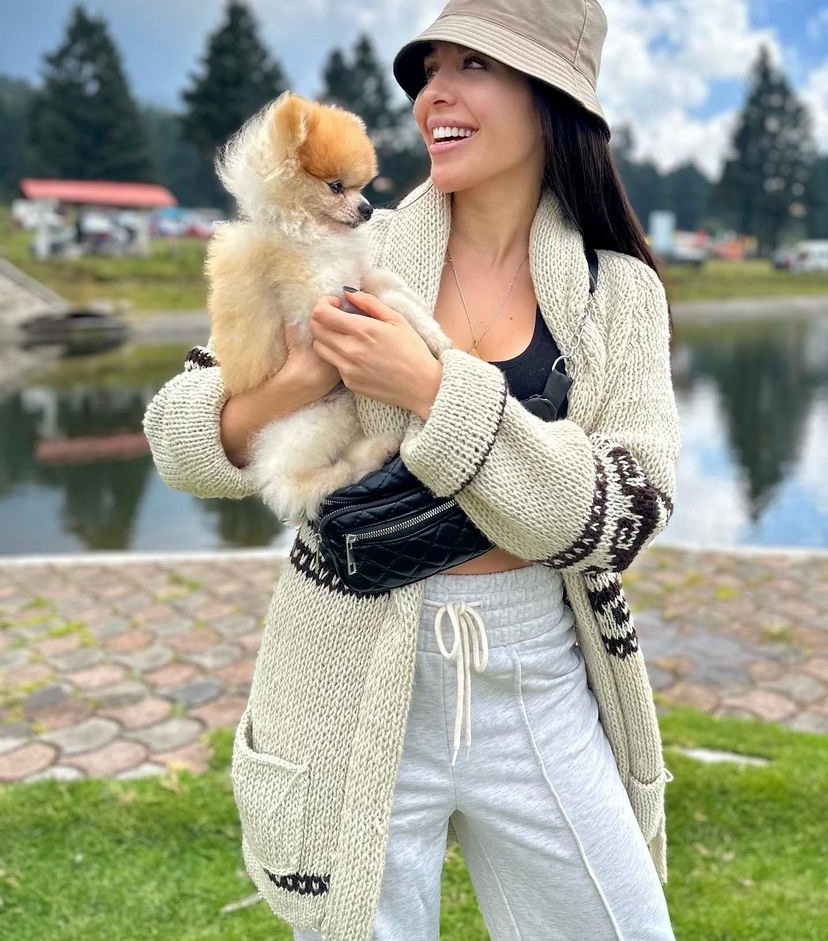 What should I consider when looking for Teacup Pomeranian breeders in Massachusetts?